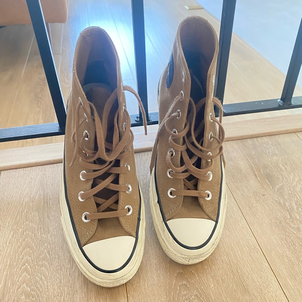 Converse Chuck 70  in Sand Dune Brown Suede High Top Sneakers  Size 7.5/8